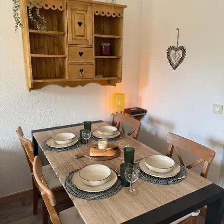 T3 Expo Sud, Terrasse Et Vue Montagne A アパート